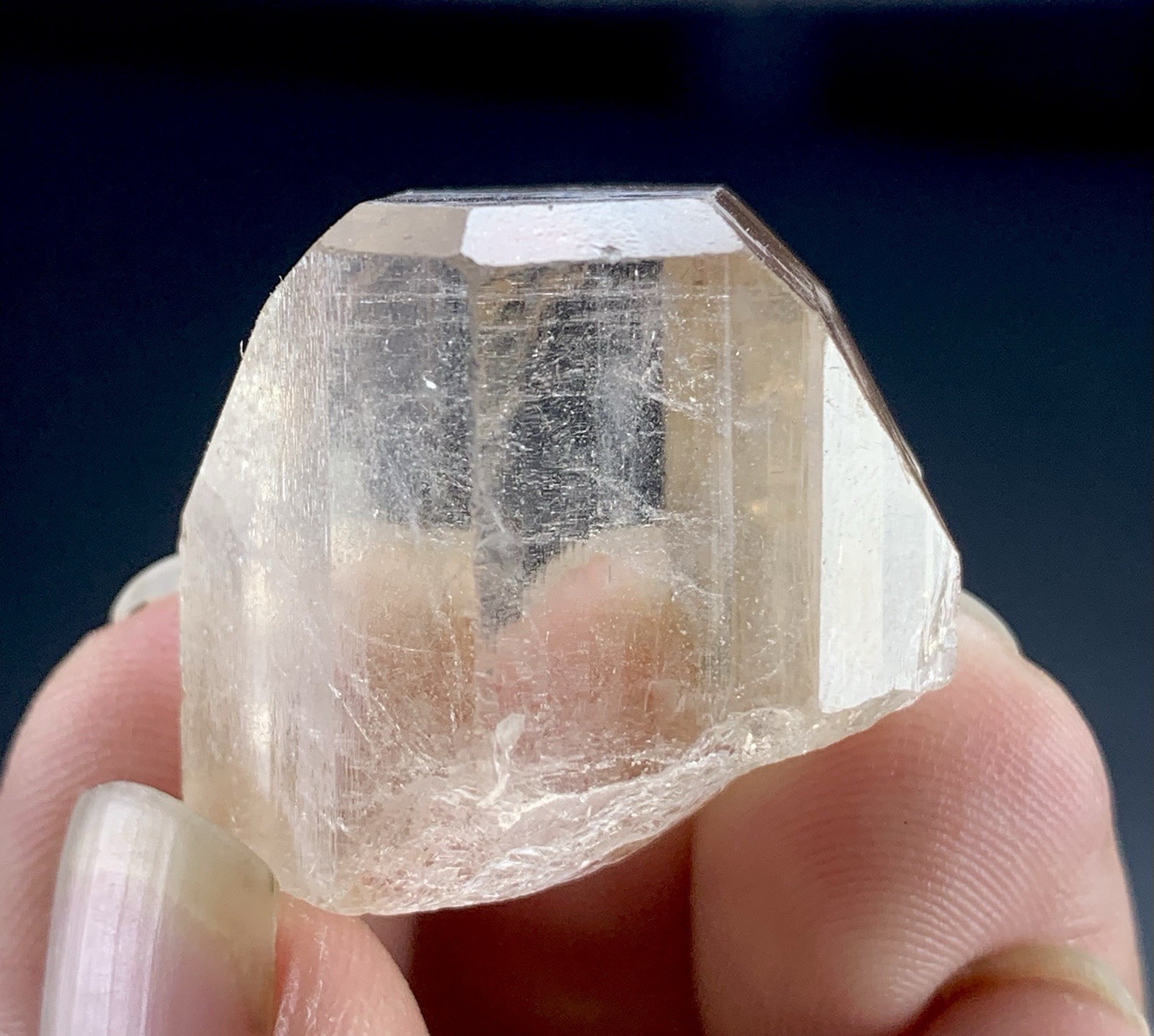 138 Cts Genuine Natural Topaz Crystal from Pakistan Rare Quality 24x17x18 mm.