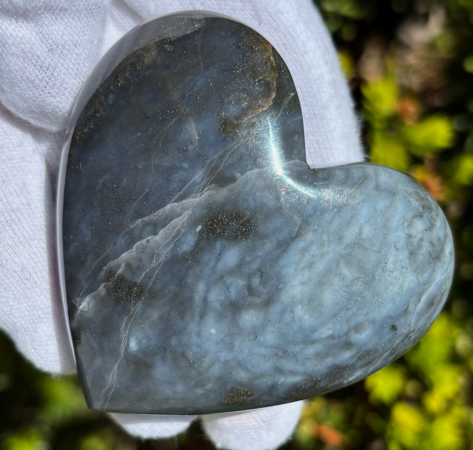 131g 2.37″ PURPLE (Dark Medium Blue) CHALCEDONY HEART PALMSTONE PALM STONE LARGE