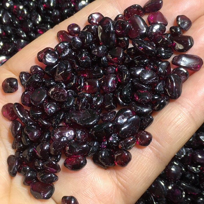 Red Garnet stone Rough Polished Stone Mineral Specimen 50g