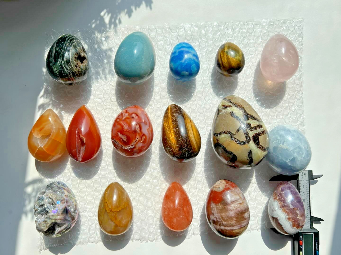 “Just show you what 40-60mm material we have” polished egg home office decor