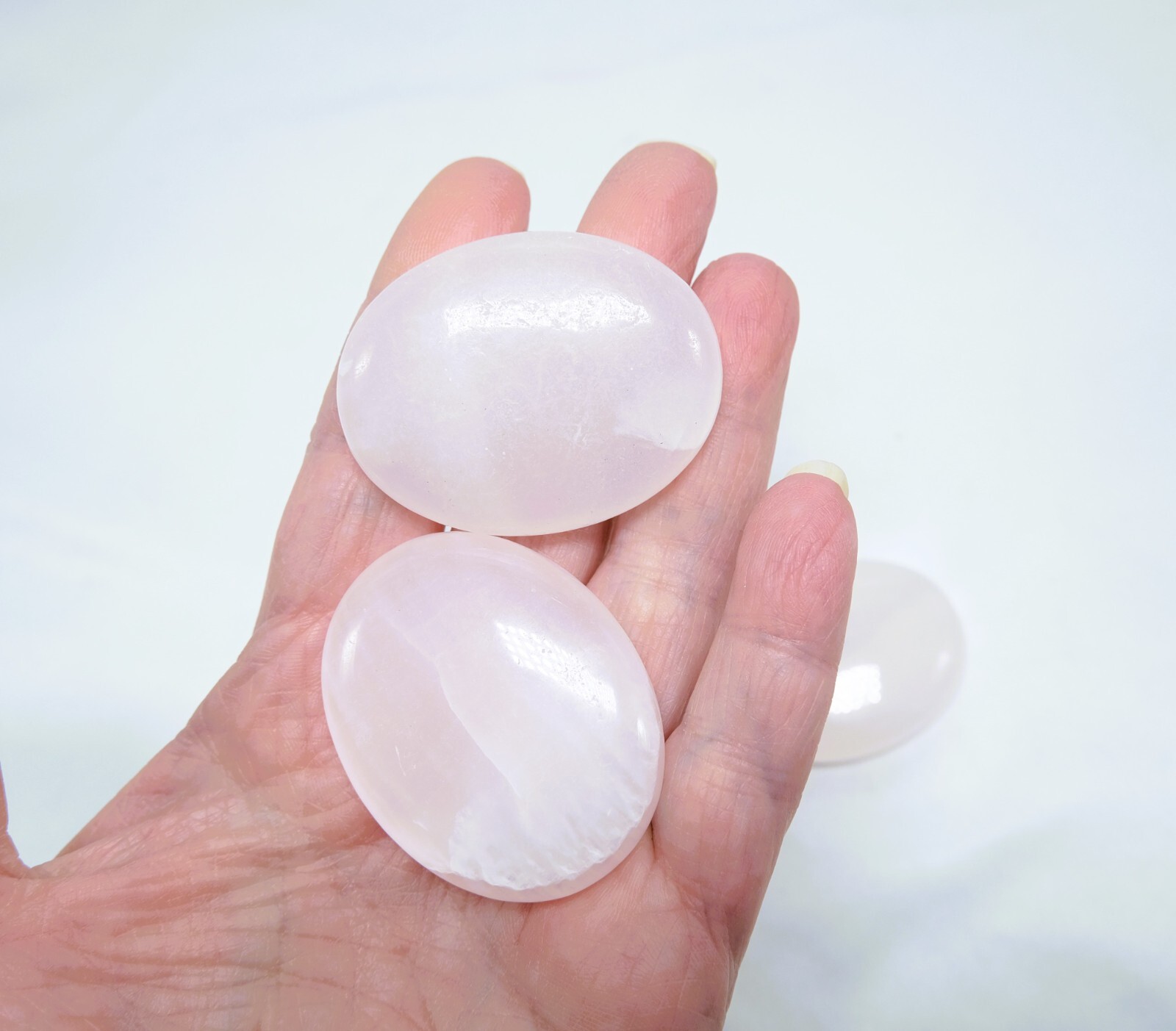Various 45 mm Palm Stones