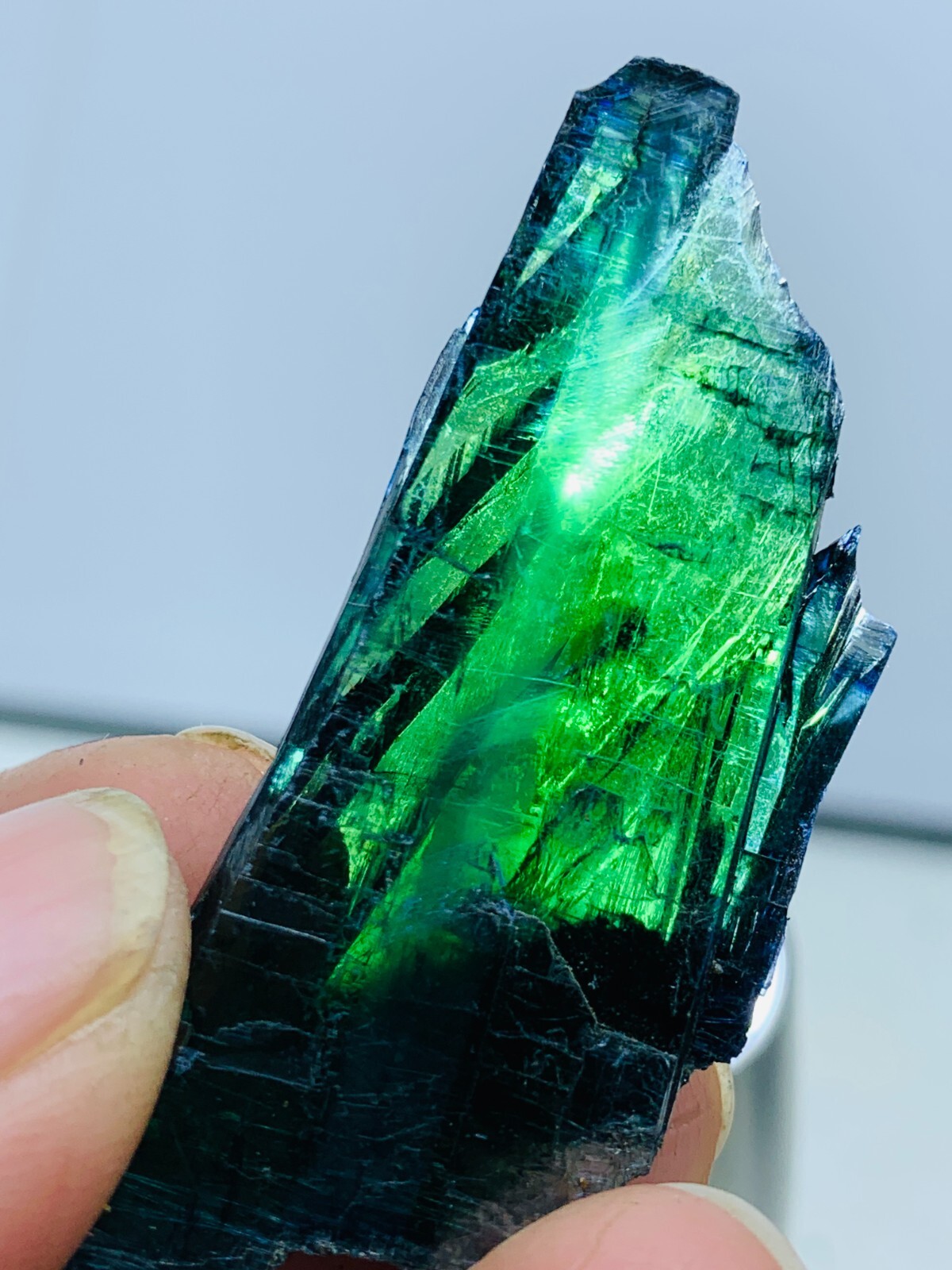 60ct 51mm TOP EXCELLENT BLUE GREEN VIVIANITE CRYSTALS Specimen FROM Brazil