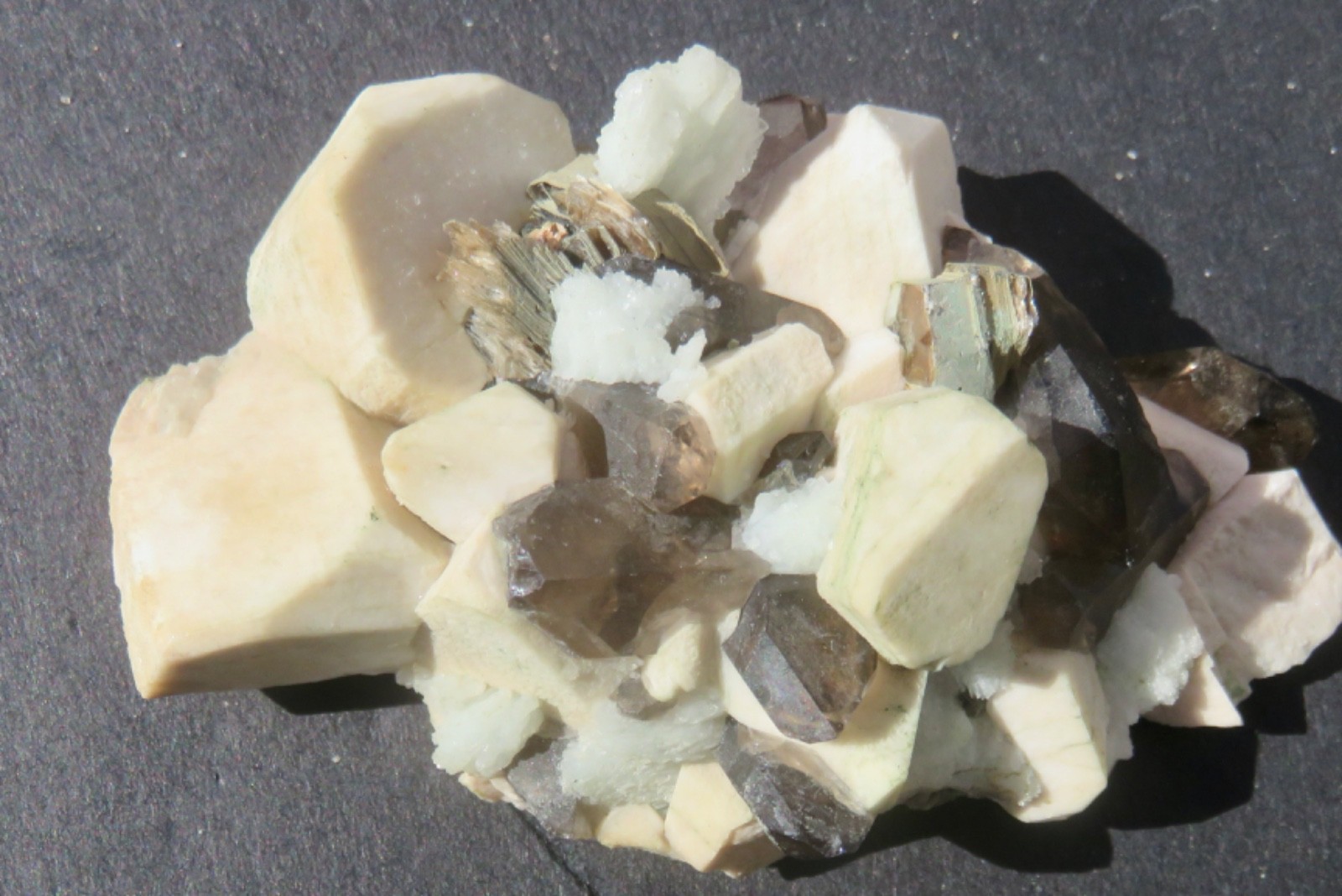 MICROCLINE, ALBITE, SMOKY QUARTZ CRYSTALS – MOAT MOUNTAIN – CONWAY, N.H.