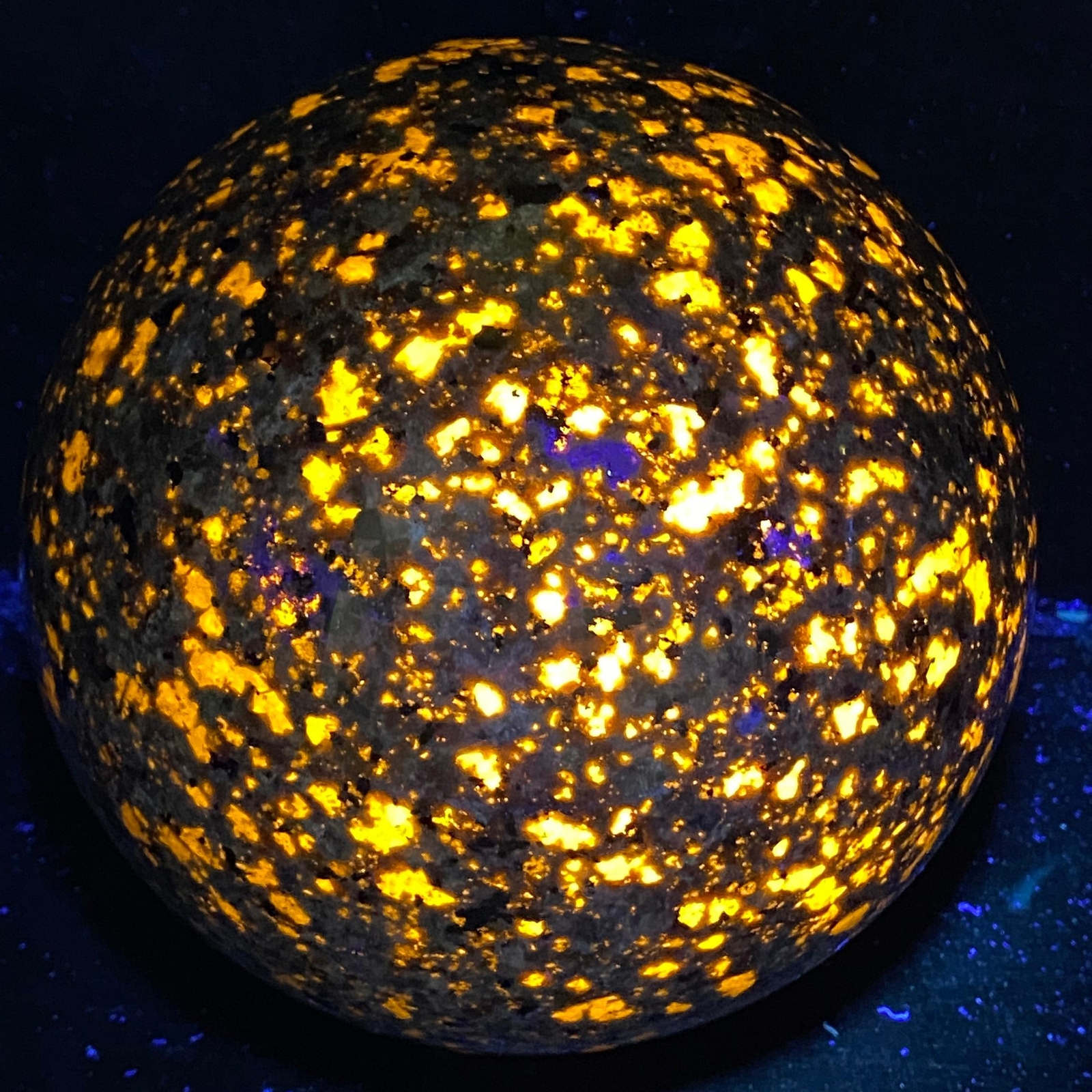 Natural Flame’s stone Sphere crystal ball reiki healing 5660G UV Reactivecrystal