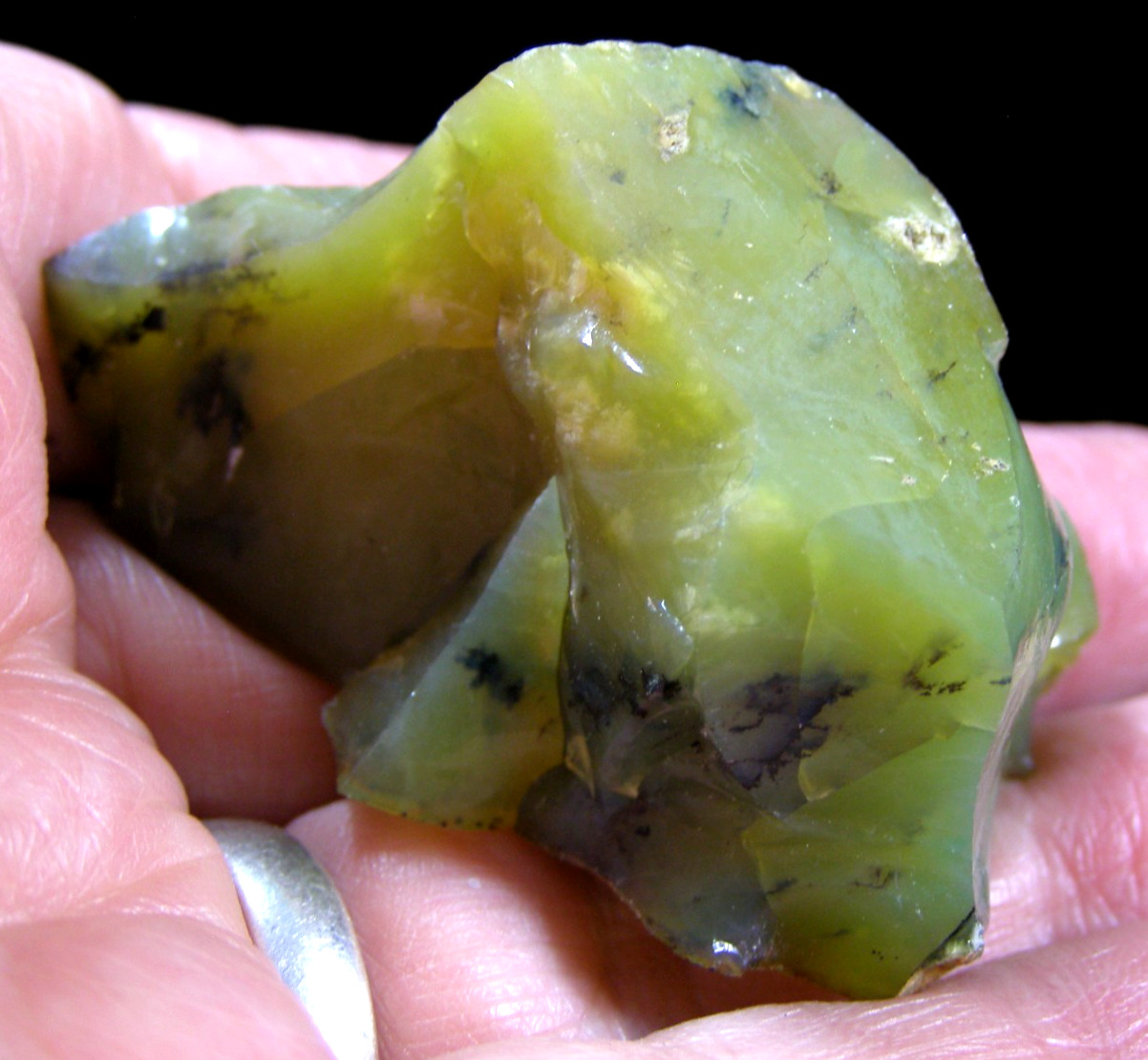 NATURAL GREEN OPALITE PIECE – 5.5 x 3.6 x 3.4 cms 51.20 gms