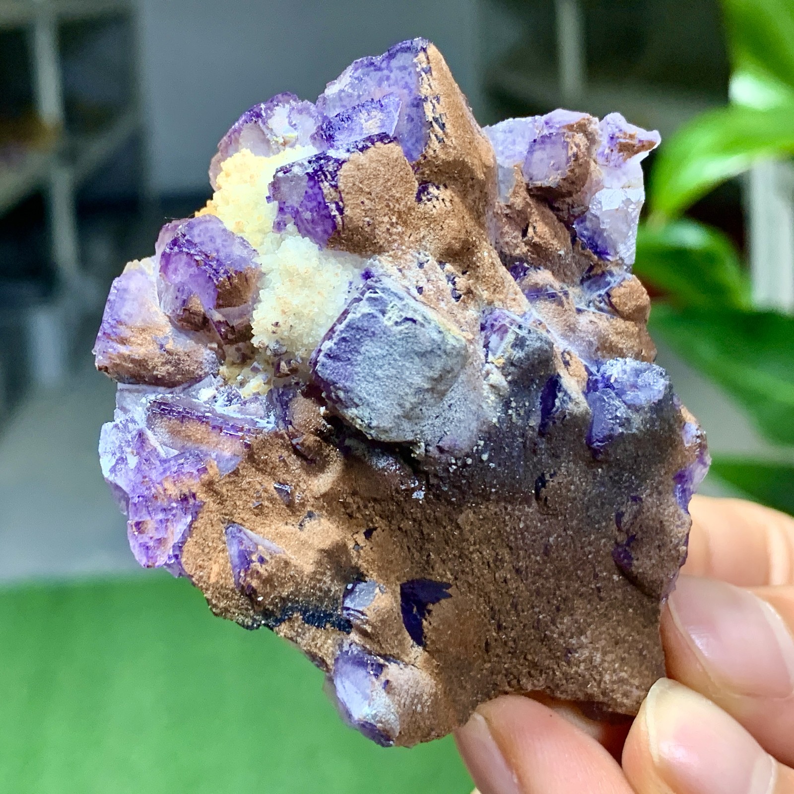 100G Natural Purple Fluorite Edged Cube Crystal Mineral Specimen/China