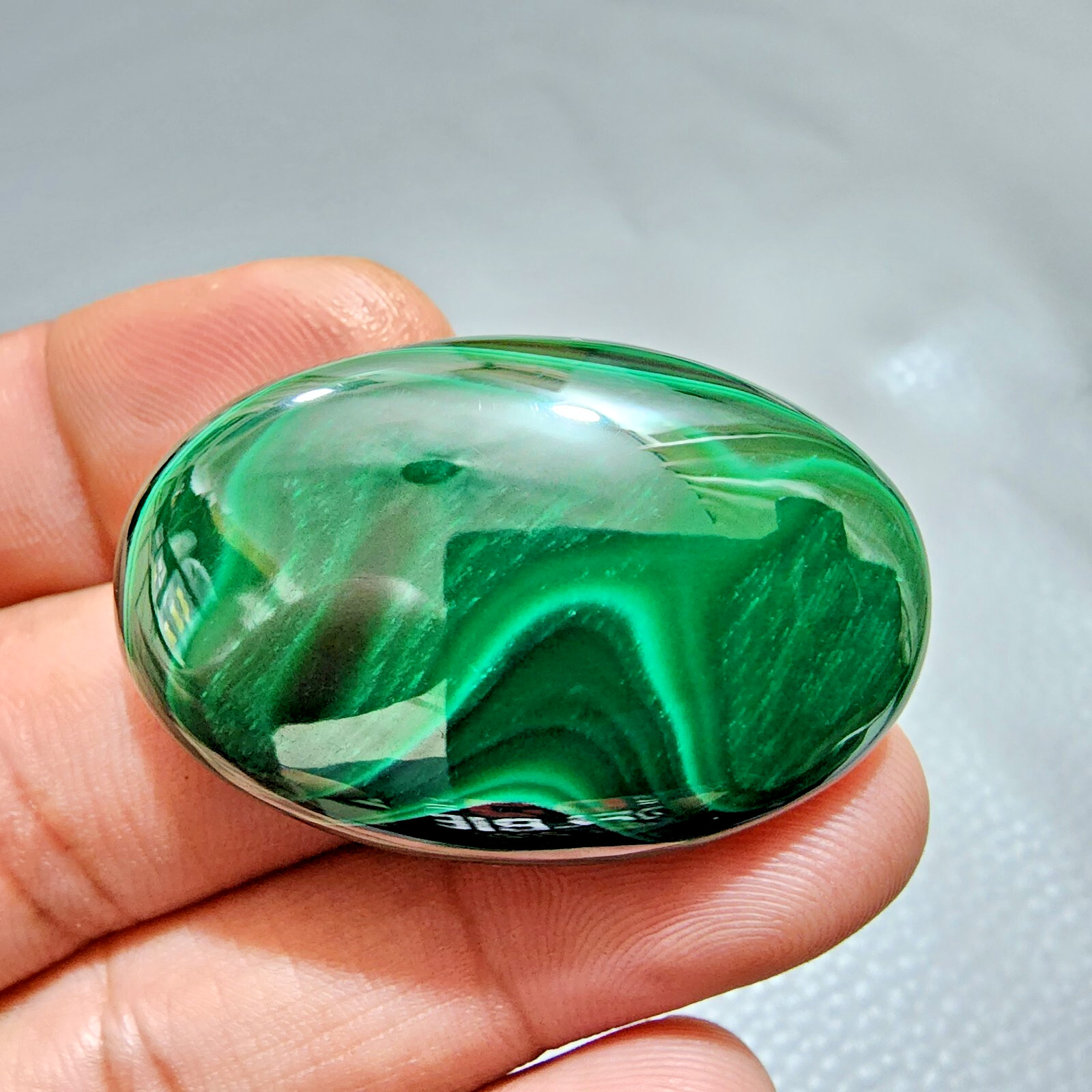 Amazing Designer Green Malachite Oval Shape 129.30 Crt Cabochon Gemstone Jewelry