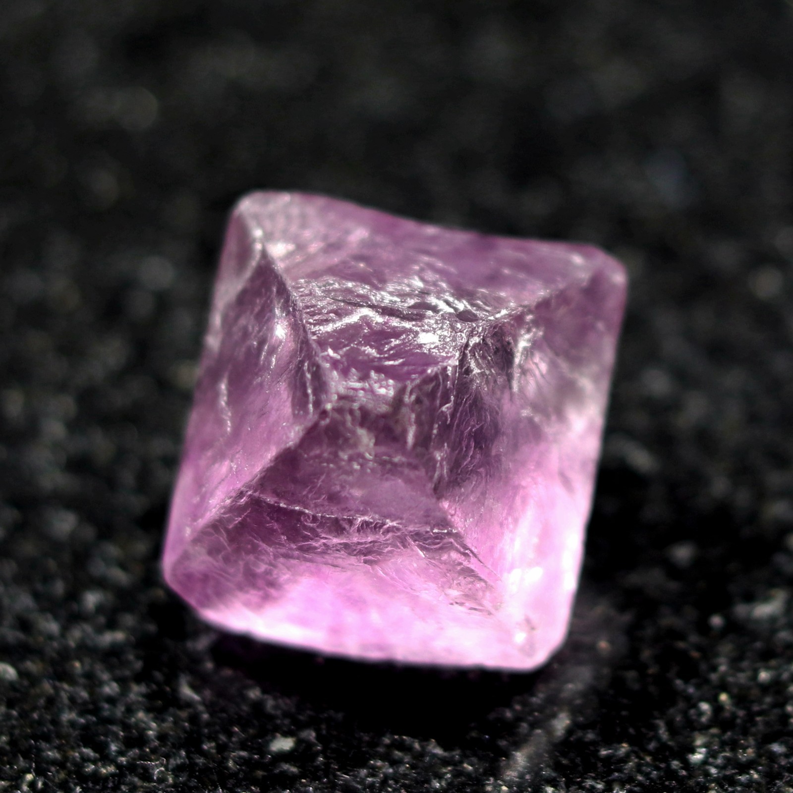 Fluorescent Mineral Specimen: Fluorite Octahedron (FLU61)