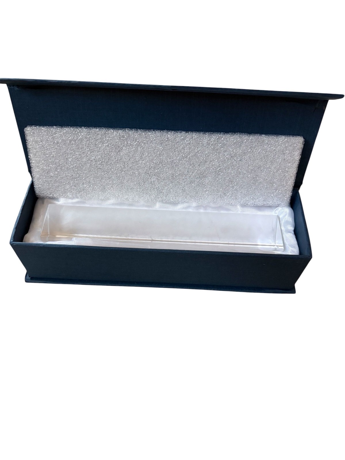 Amlong Optically Clear Crystal Triangle Bar