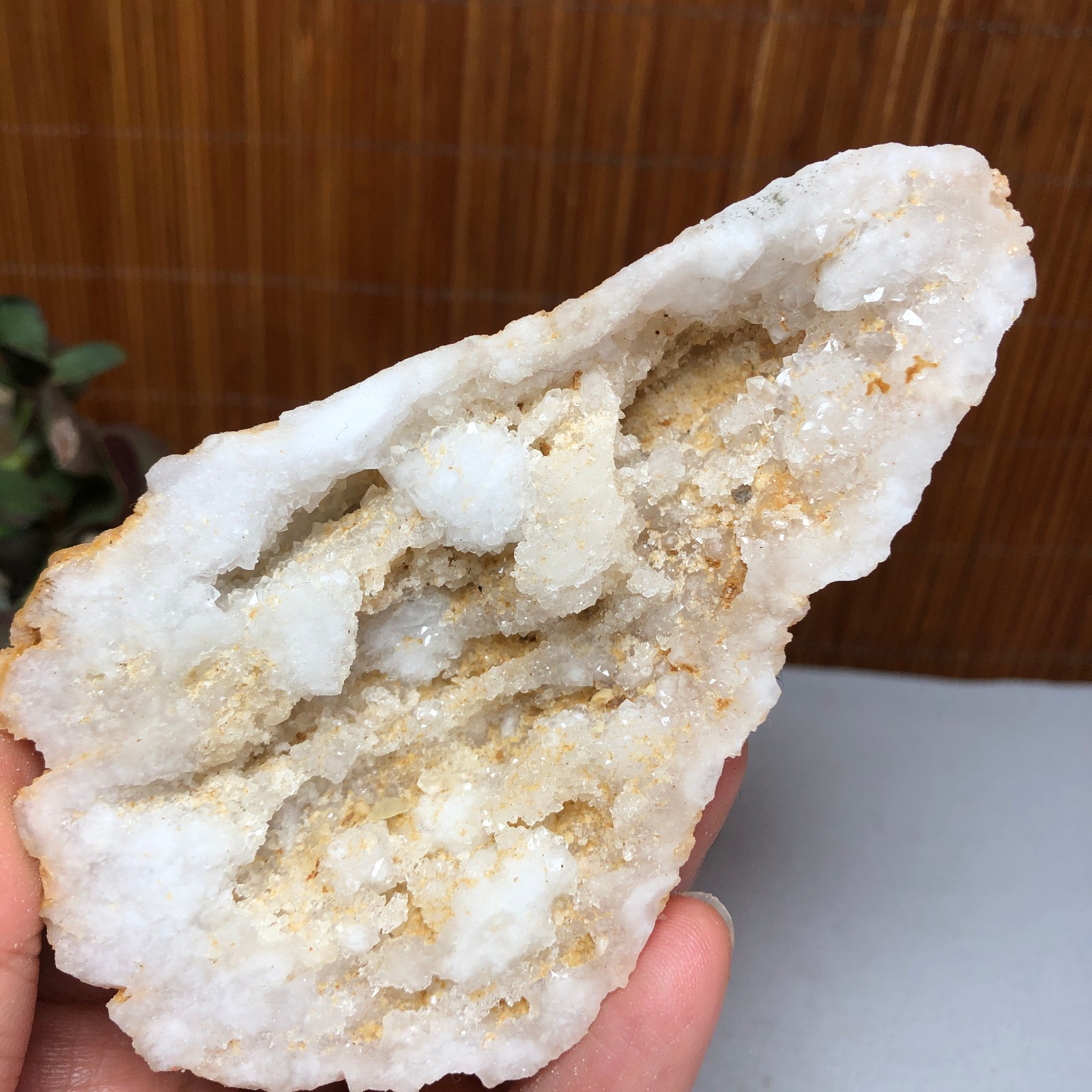 Natural agate Raw cut Crystal Geode rough original Specimens 109g A1790