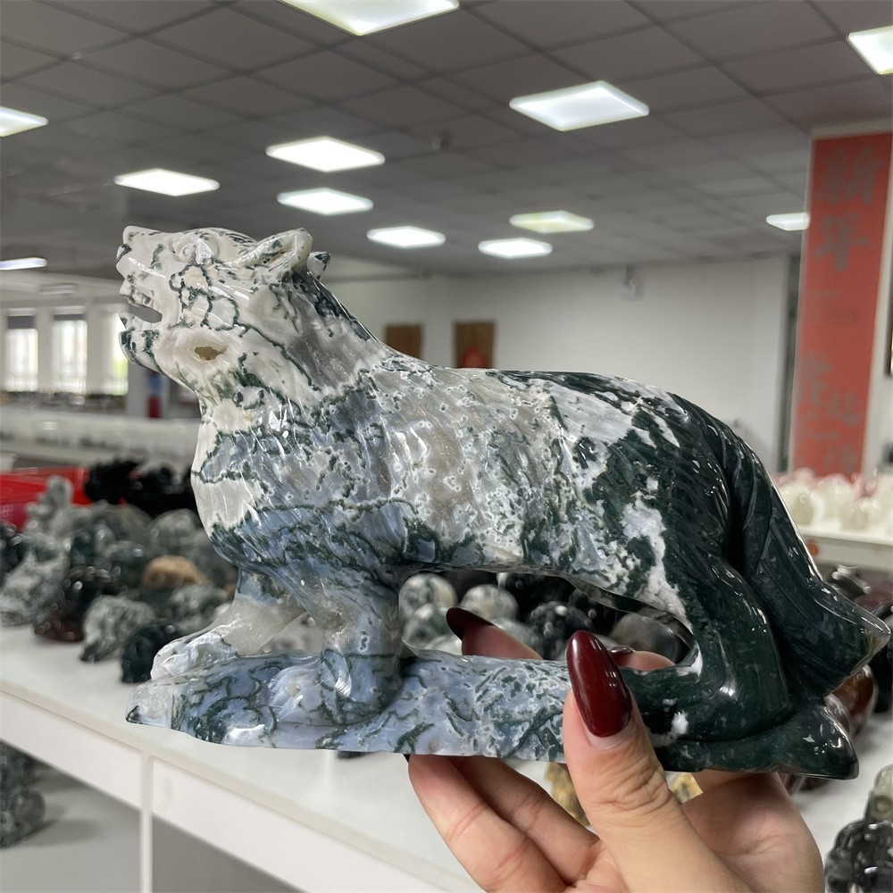 2.7LB 7.8″ Natural Moss Agate Wolf Statue Carving Crystal Heal Carved Decor