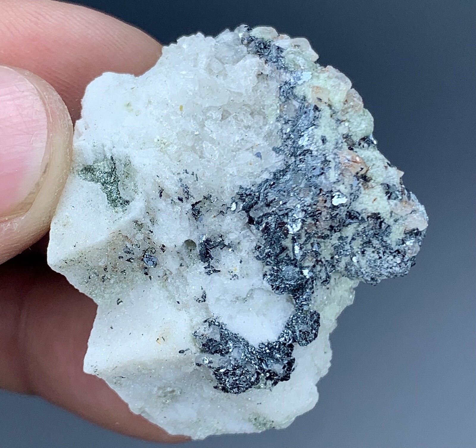 Hematite Crystal Bunch/ Home Decor Pakistan Mineral 33 Gram