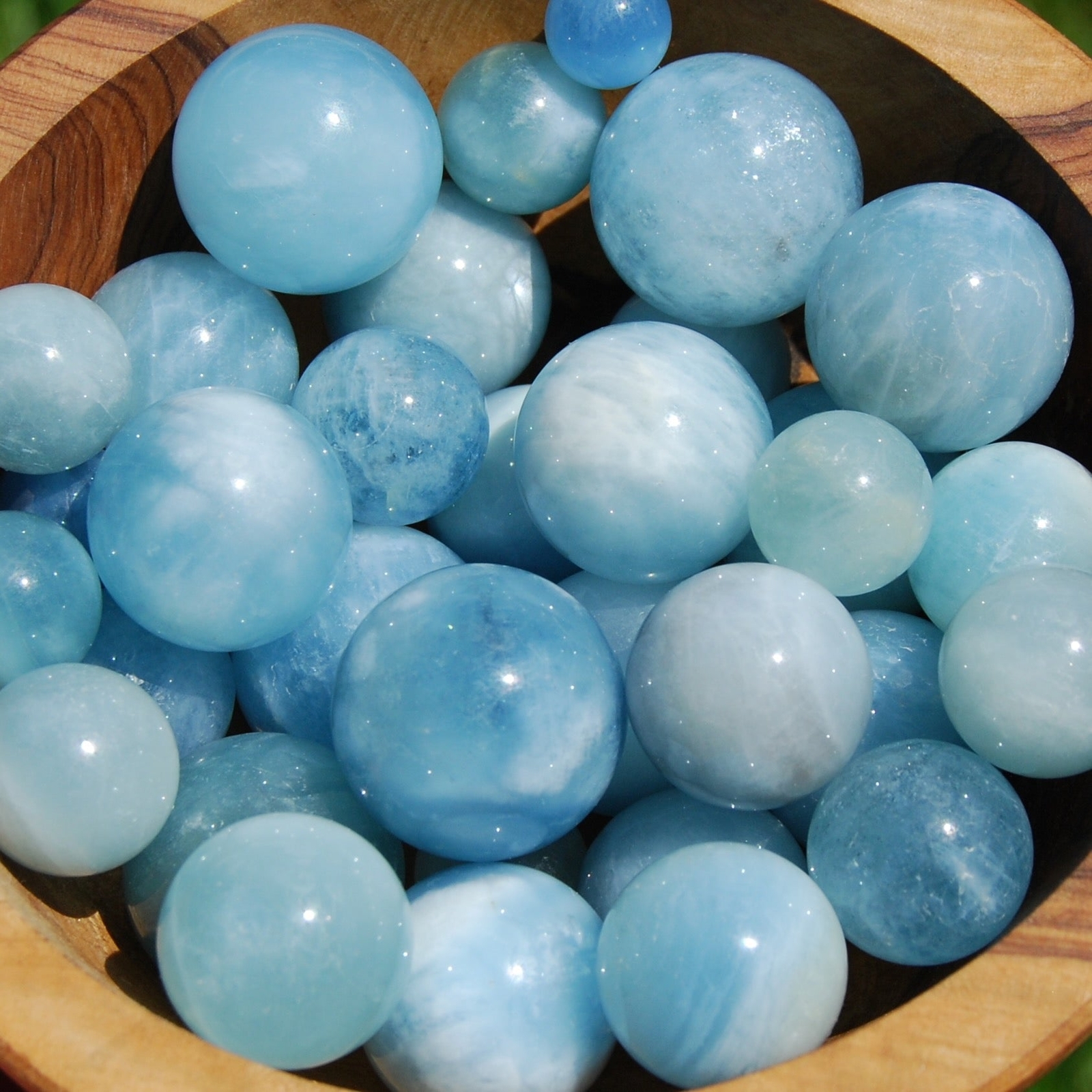 ONE Mini Gem Aquamarine Crystal Sphere, 16mm to 26mm
