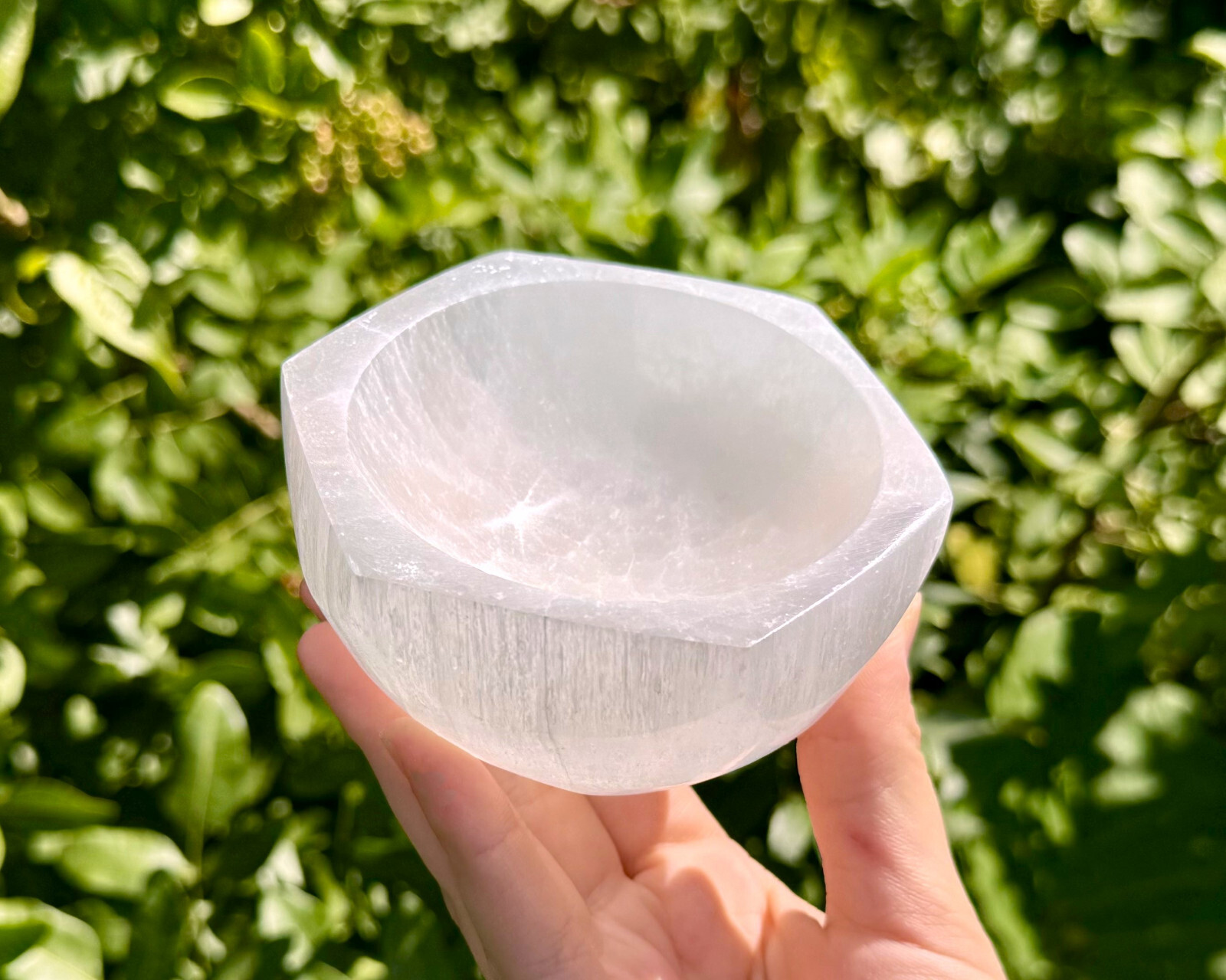 Selenite Hexagon Charging Bowl, Medium 4″ Offering Bowl (Selenite Crystal Bowl)