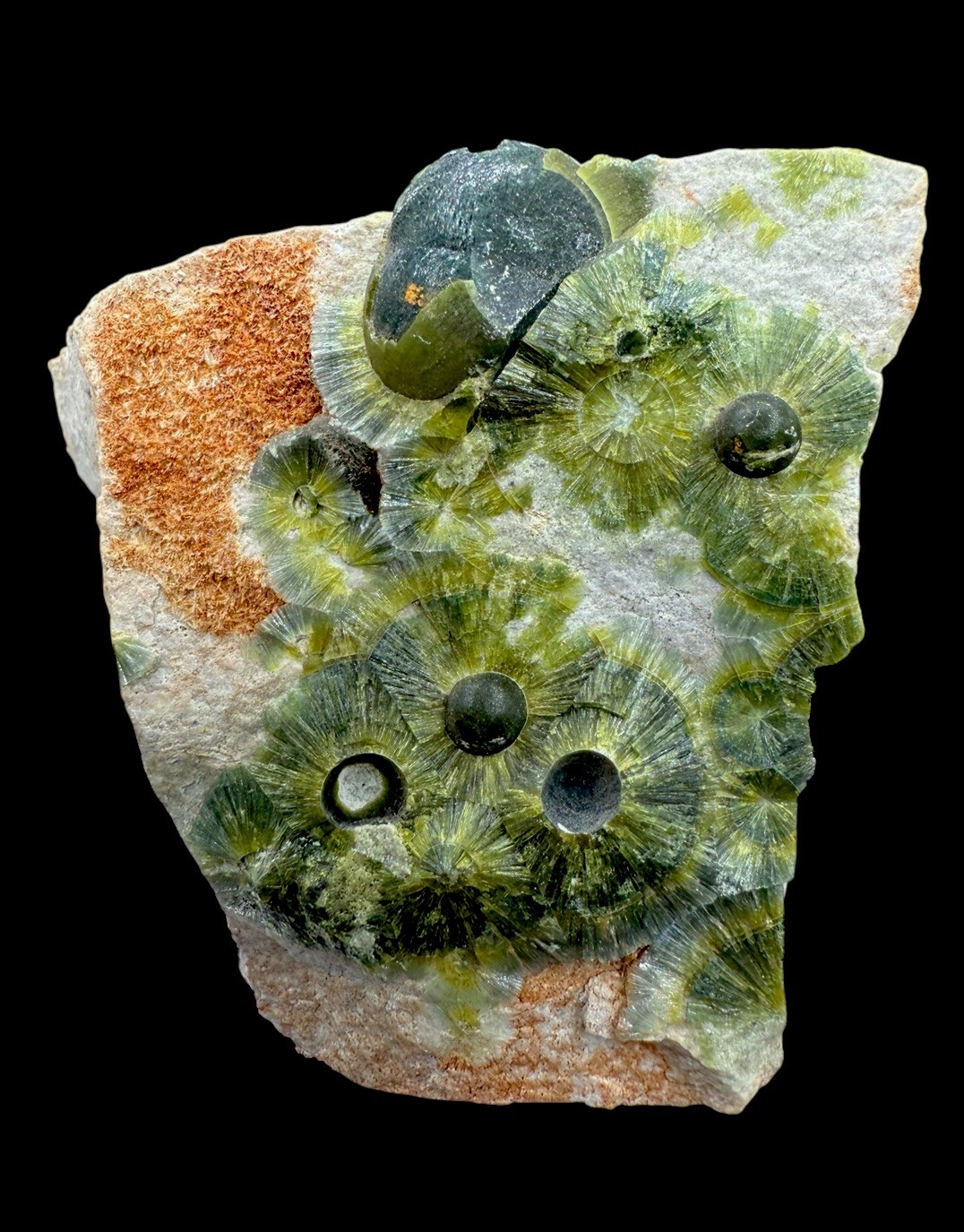 Radiating & Spherical Wavellite Crystals : Dug Hill . Avant , Arkansas 🇺🇸
