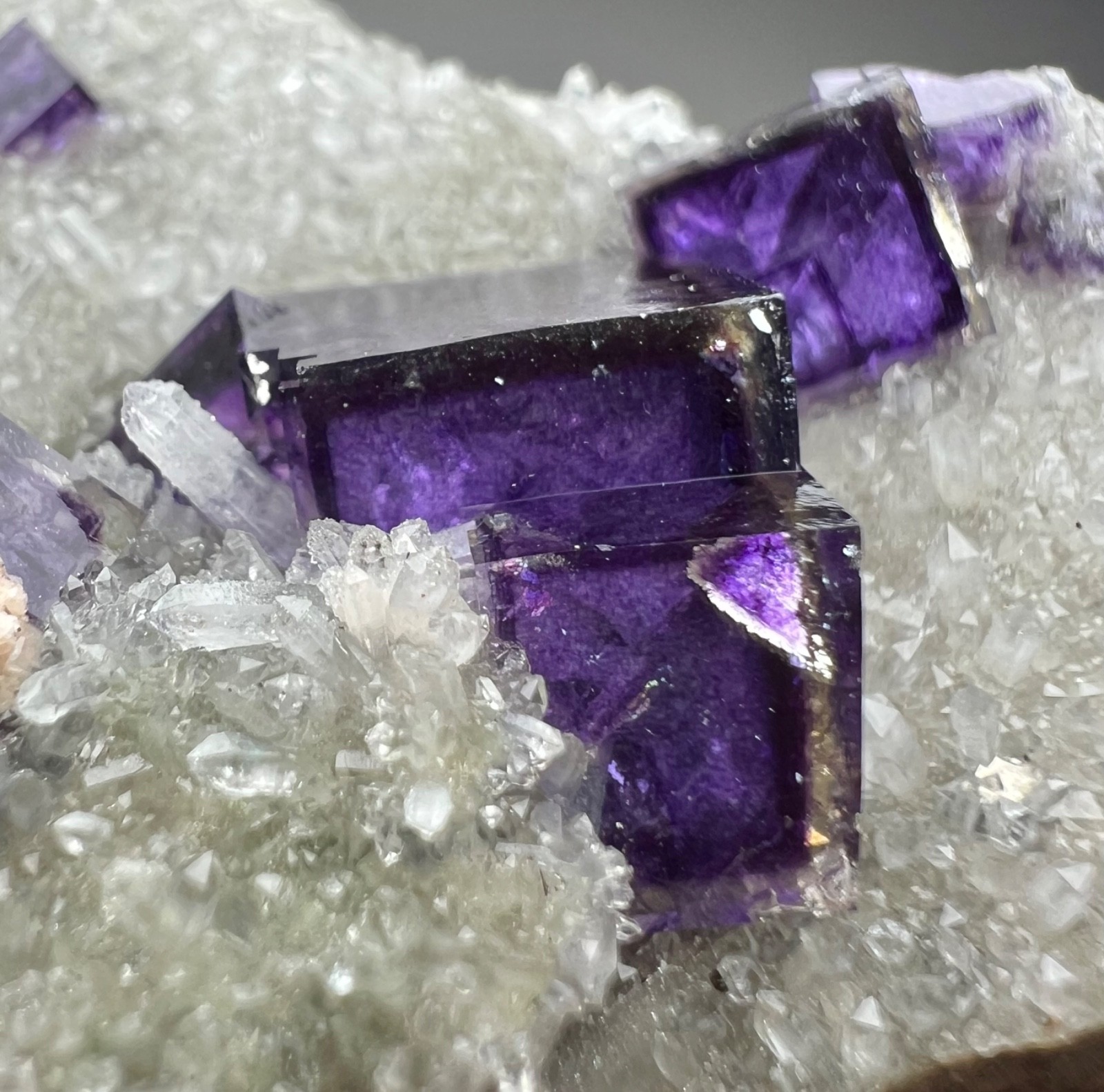 110 Gr. Full Terminated Top Quality Purple Cubic Fluorite Crystals W/Stilbite