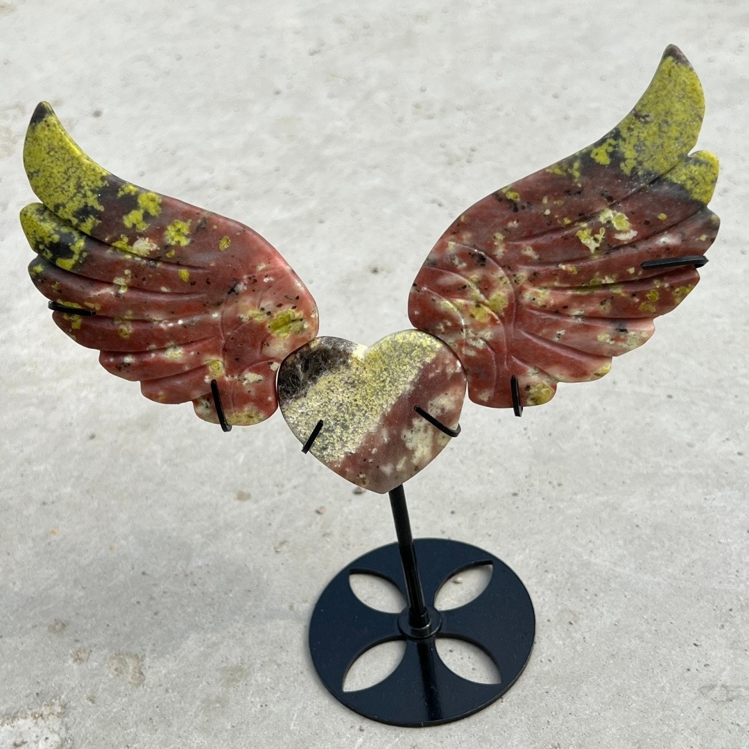 Natural Plum flower stone Angel of Love wings skull quartz crystal Random+ Stand
