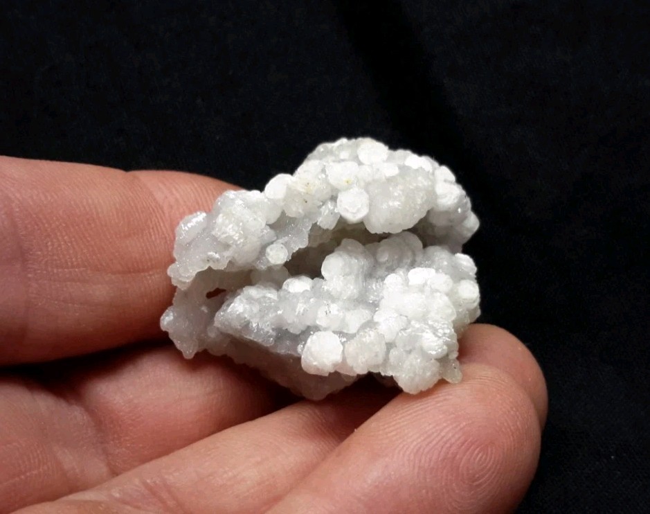 35mm CALCITE with Druzy QUARTZ from Chihuahua, Mexico FLUORESCENT