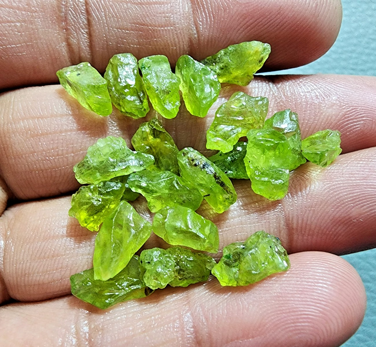 (20 Pcs) Awesome Green Peridot Rough Crystal & Mineral 10-13 MM Jewelry Making