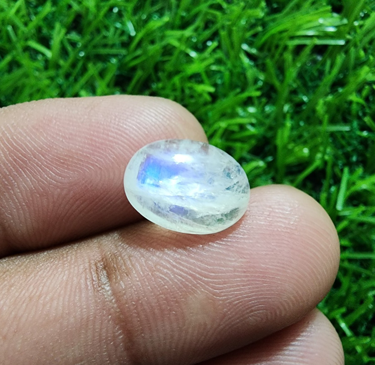 Attractive Unique Rainbow Moonstone 5.85 Crt Cabochon Oval Shape Loose Gemstone