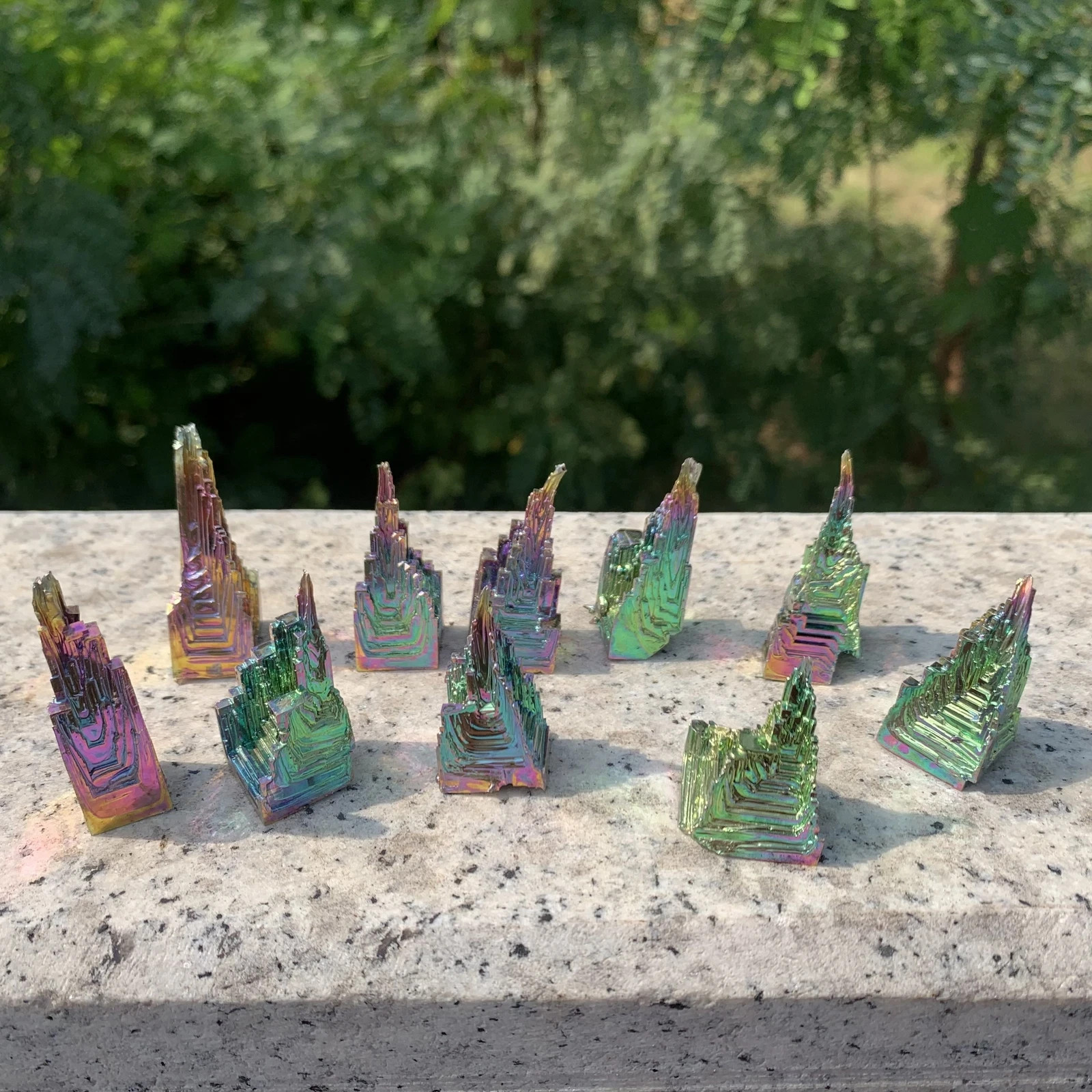 10pcs Natural Rainbow Aura Titanium Bismuth Specimen Crystal Stone Cluster Reik