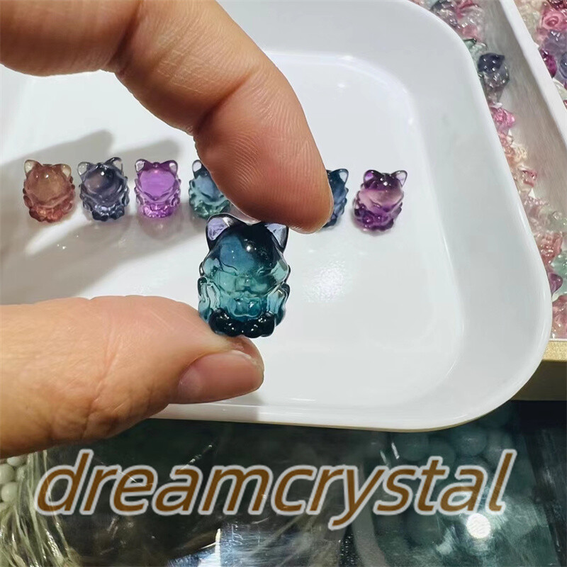 100pc Random Natural Fluorite Crystal Skull Mini Carved fox Skull Quartz Healing