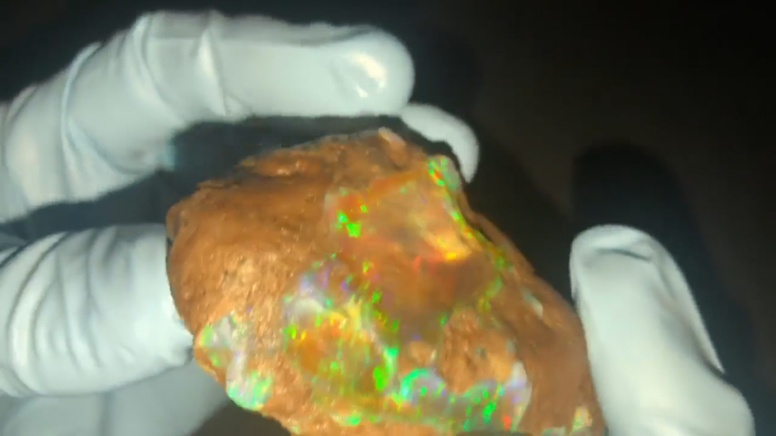 VIDEO Ethiopian Rough Opal Stunning Specimen almost 700ct huge gem crystal USA