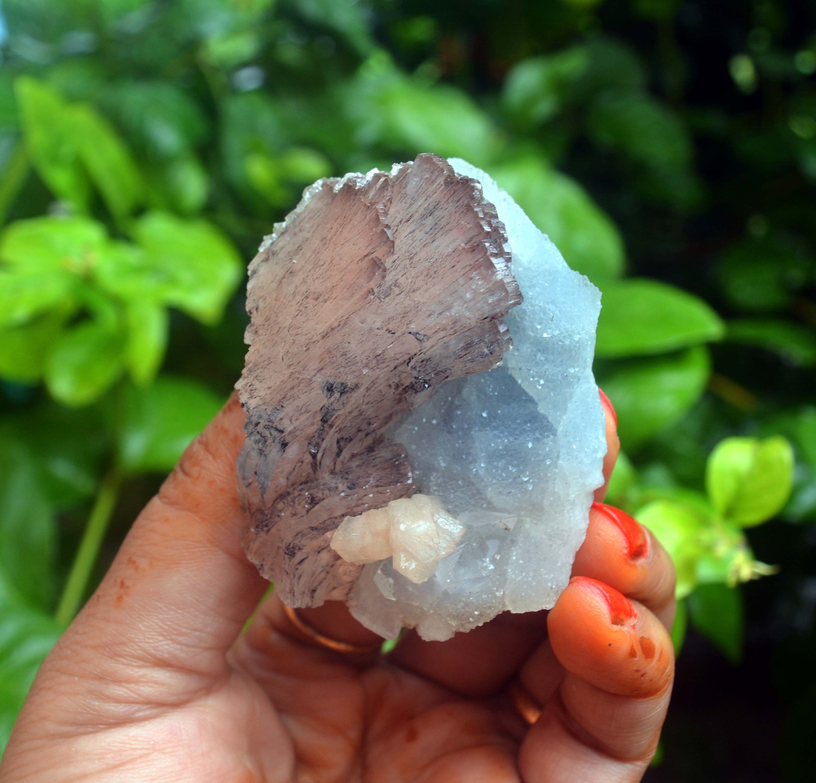 heulandite crystal w/ stilbite & chalcedony matrix minerals specimen j-7