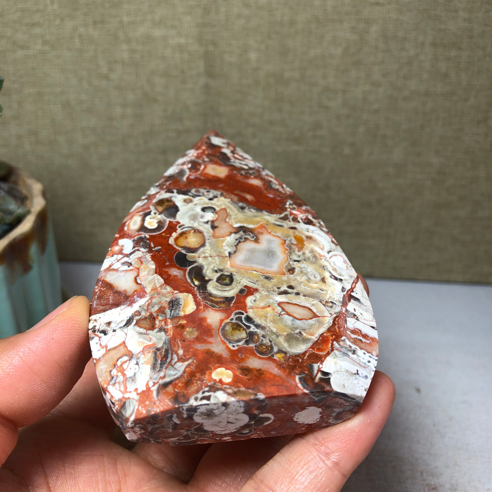 Natural l Indonesian Bloodstone agate point leaf Crystal specimens 152g A4932