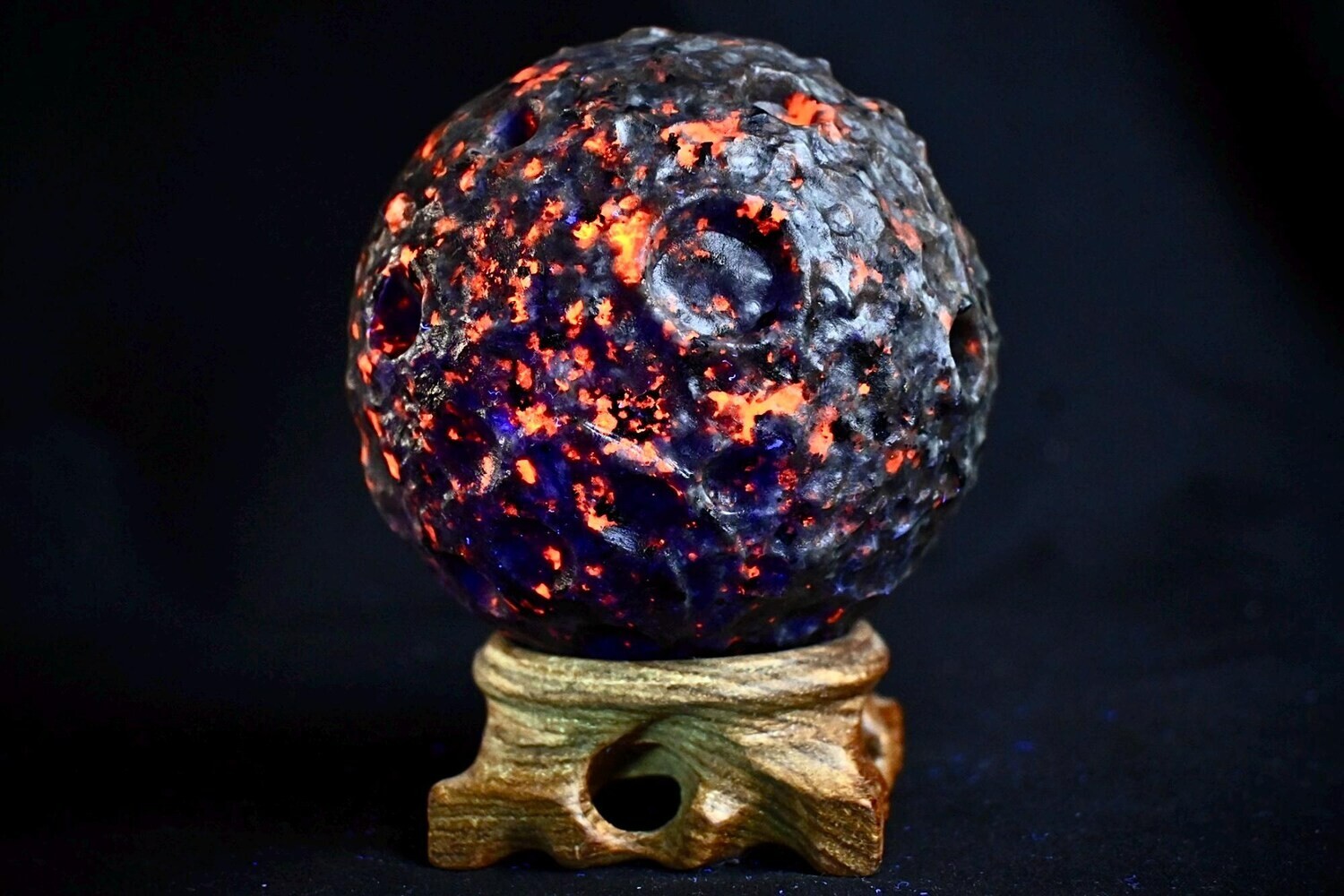 Natural Yooperlite Moon Sphere UV Reactive Sodalite Gemstone Ball Home Decor