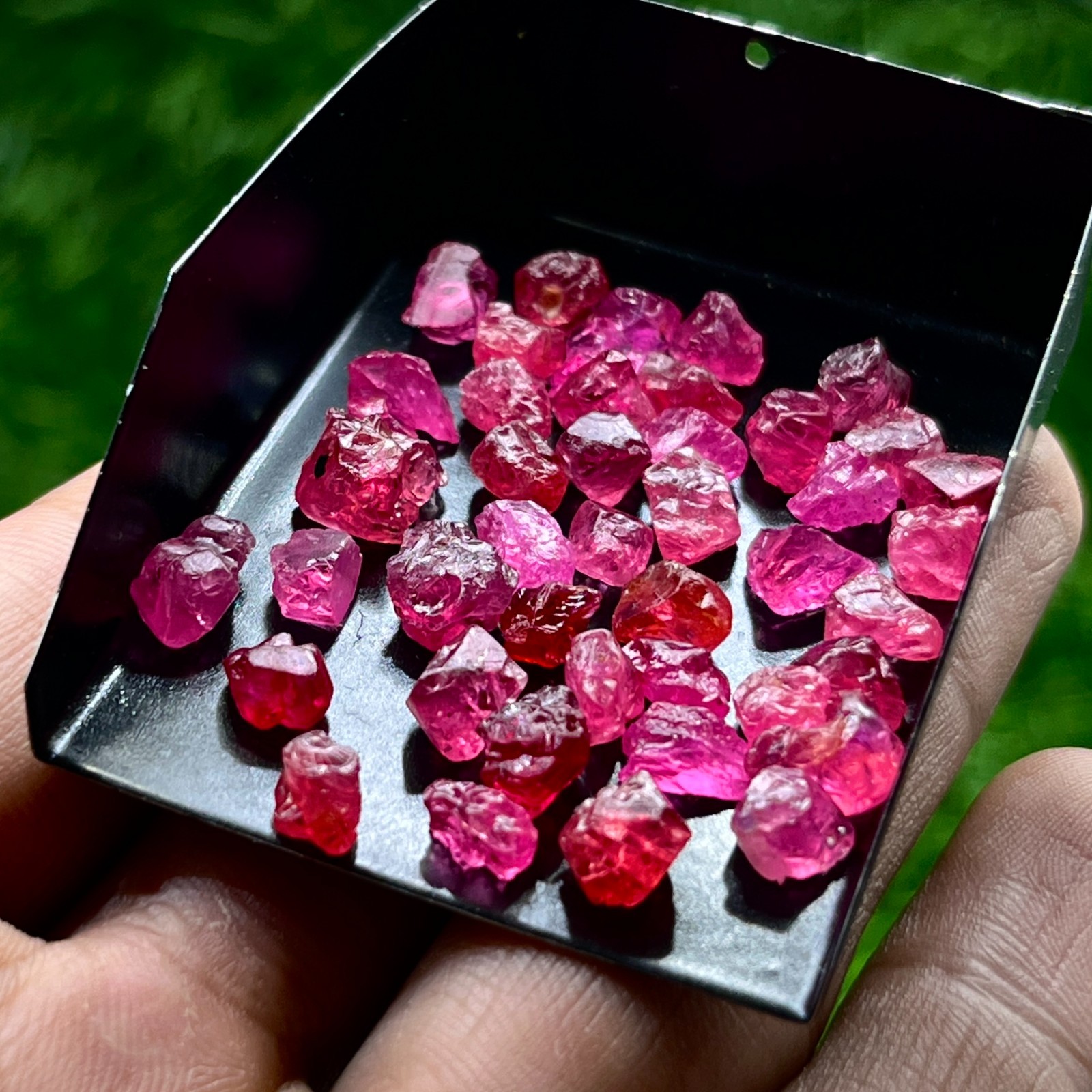 Natural Vivid Red Pink Spinel Rough Lot 49 Carats 43 Pieces Raw Spinel Crystals