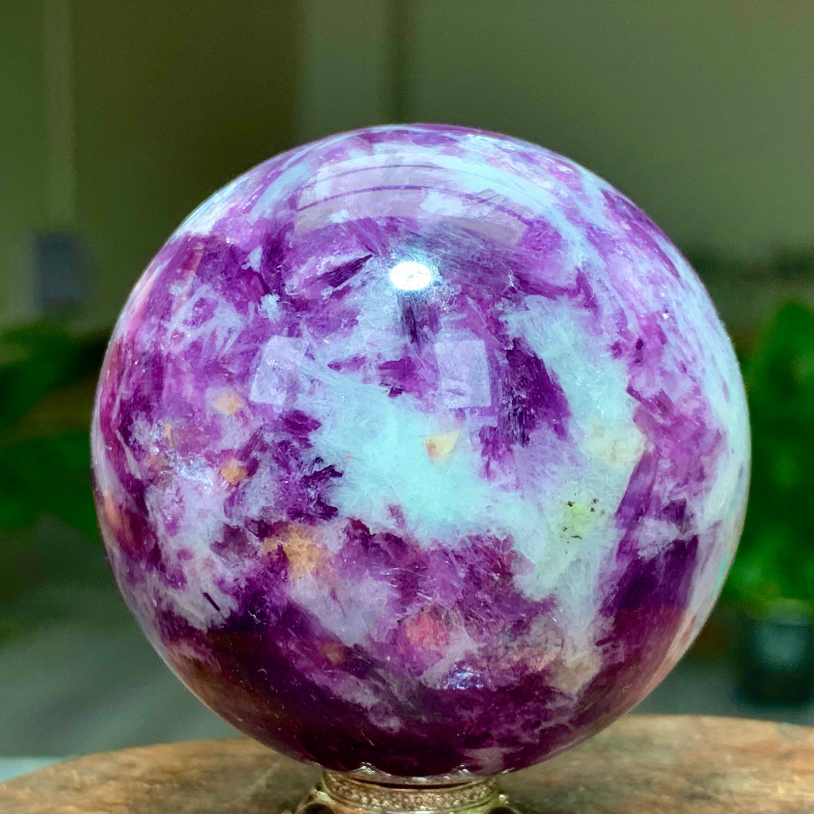 265G Natural Beautiful Purple Lithium Mica Crystal Spherical Mineral Sample