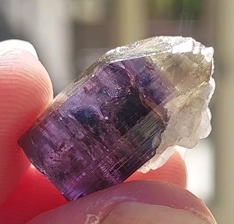 STUNNING VIOLET YELLOW BLUE DT TANZANITE UNHEATED WITH CALCITE FROM TANZANIA