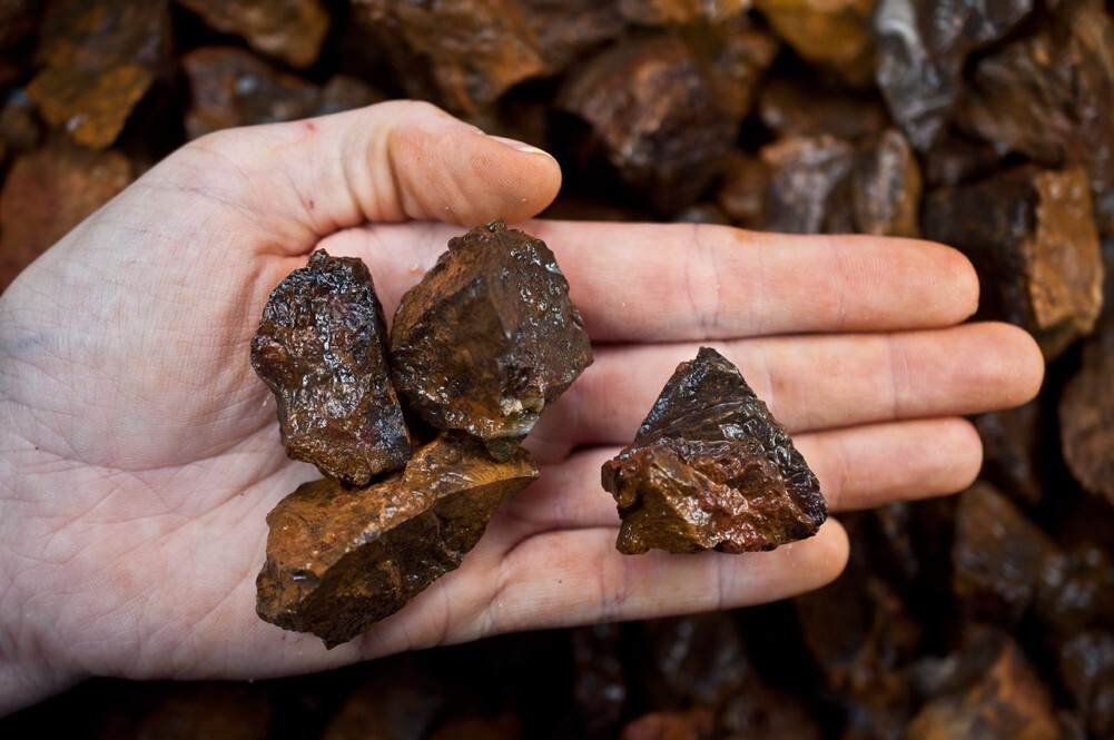 1/4 lb Hematite Rough Stones – Natural Crystal Mineral Rock Tumbling (Mada)