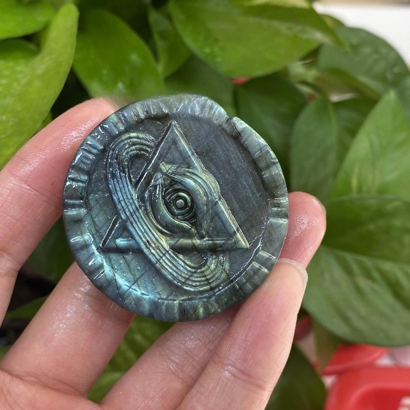 Hand Carved Labradorite All-Seeing Eye Carving Crystal Healing Ornament*1pcs