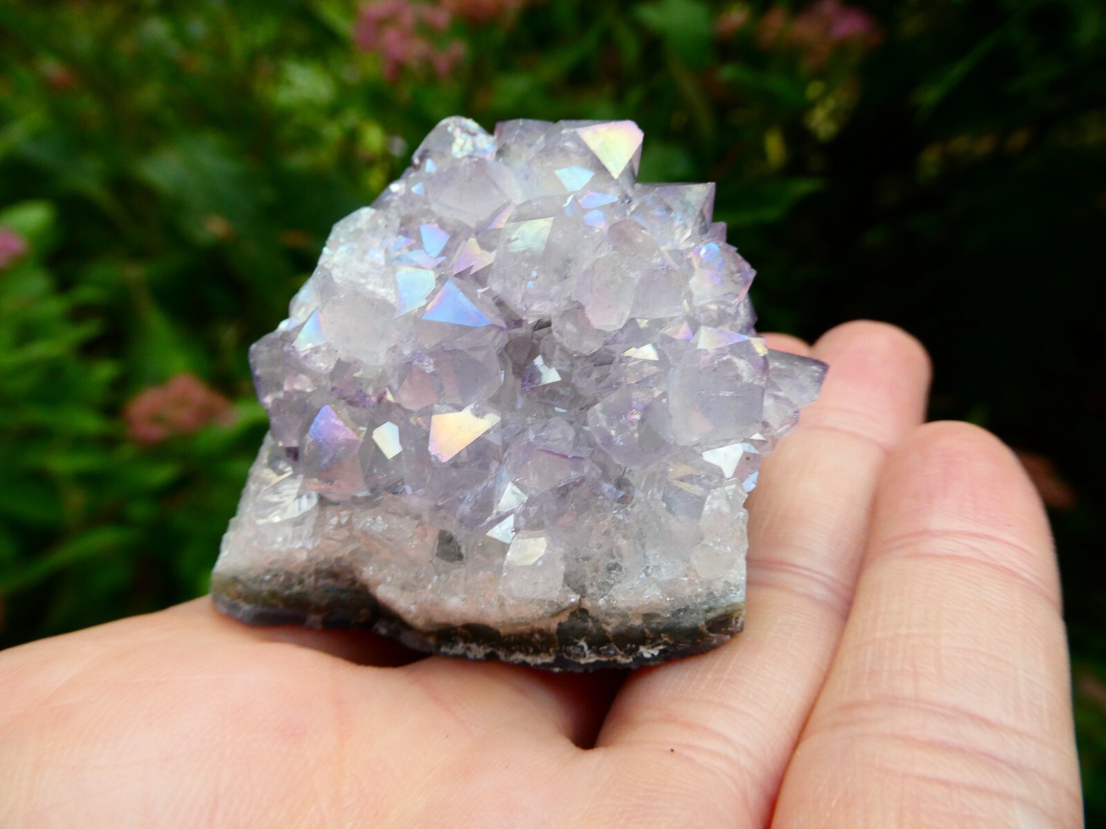 Aura Amethyst Crystal Cluster Multi Points Uruguay & Amethyst Cluster Bed Brazil