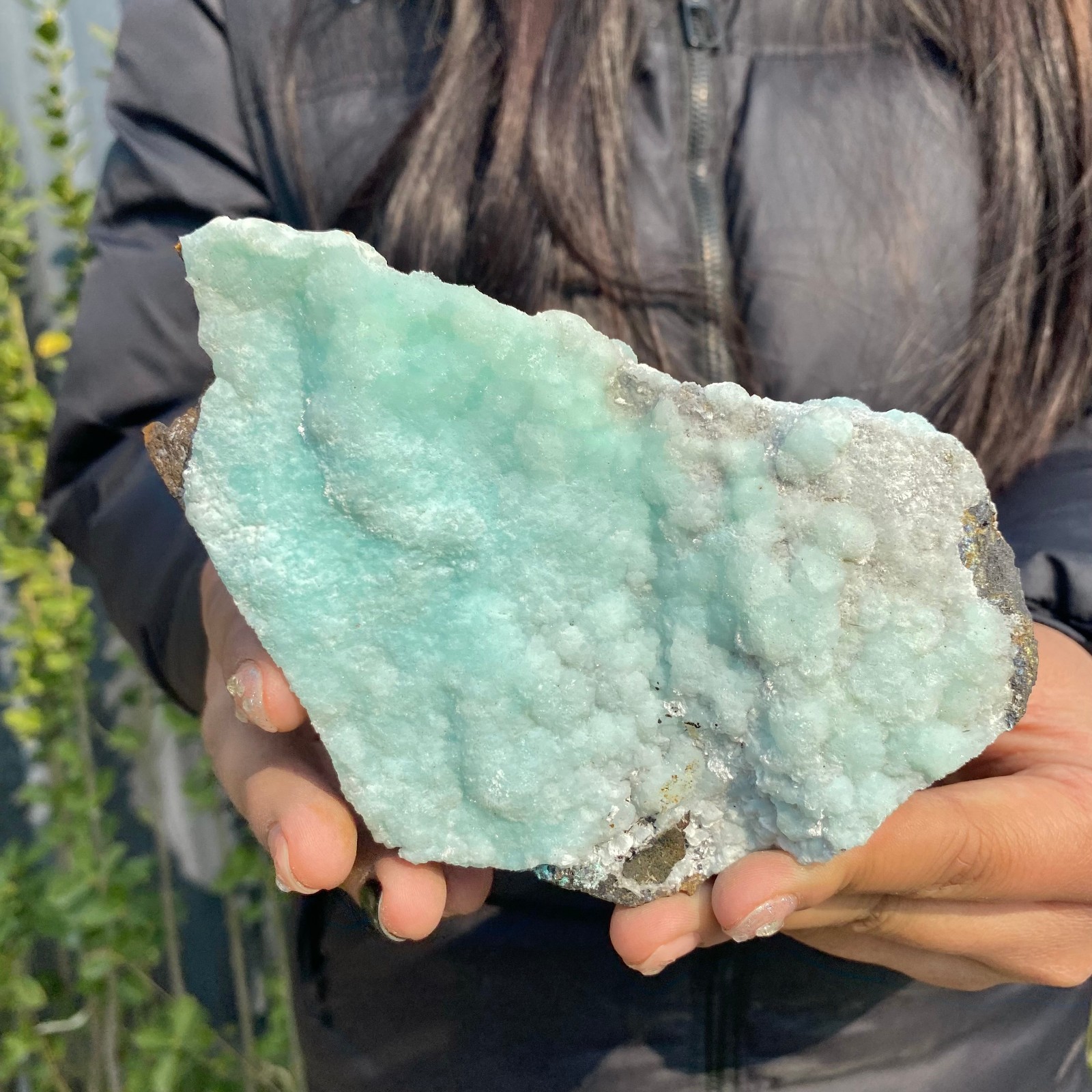 437G Natural Clear Blue-vein Crystal stone Rare Mineral Specimens China