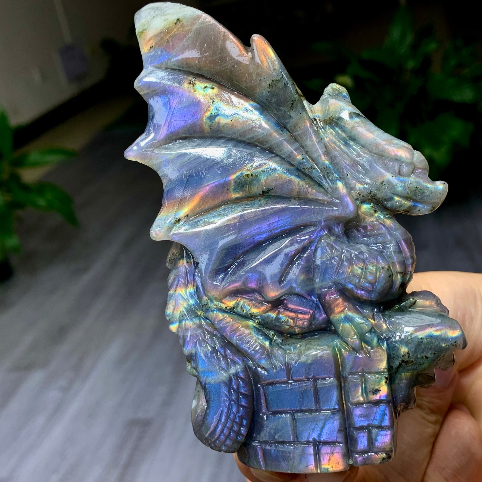 306G Natural Labradorite Quartz Crystal Stone Hand carved Flying dragon
