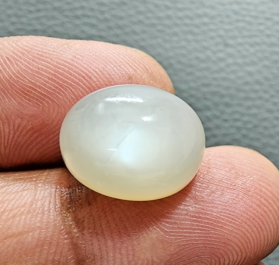 14Ct Rare White Moonstone Cabochon Oval Shape Eye-Clean Loose Gemstone For Ring
