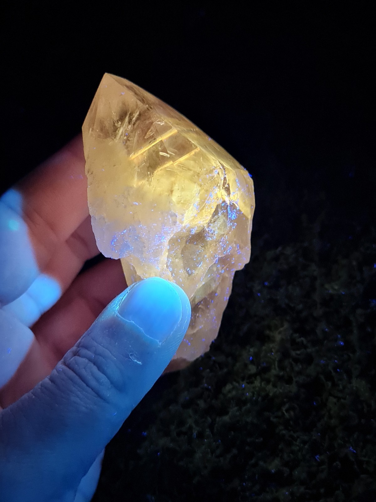 Powellite Amethyst Rough Point Wand From Bahia, Brazil, Uv-reactive, 138g