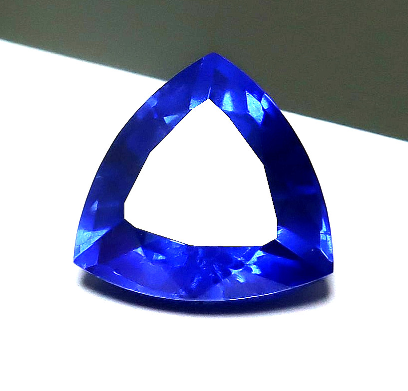 Trillion Cut Beautiful Natural Blue Sapphire Certified Loose Gemstone 10 CT