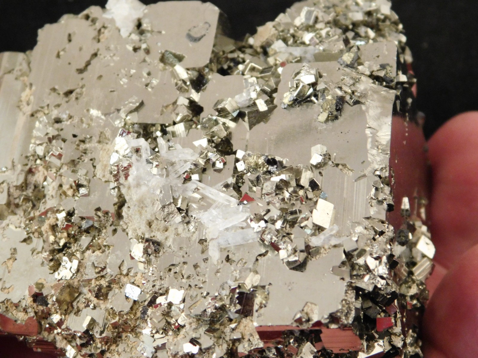 wOw BIG! AAA Pyrite CUBE Cluster 100% Natural Peru 825gr