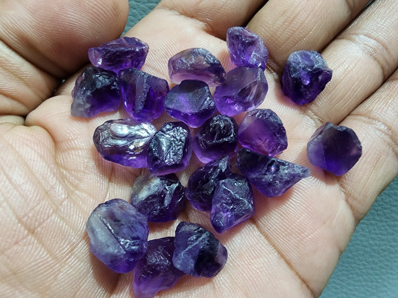20 Pcs Pretty Purple Amethyst Rough 11-15 MM Raw Size Crystal Amethyst Gemstone