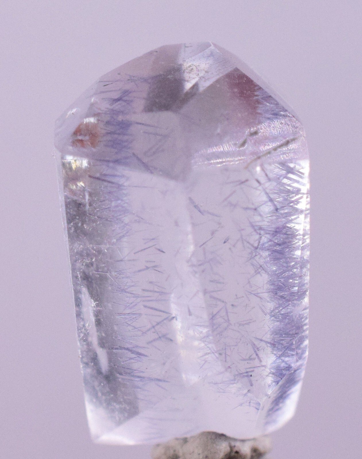 9CARATS BLUE DUMORTIERITE IN QUARTZ POLISHED ACICULAR PENDANT SPECIMEN UB39
