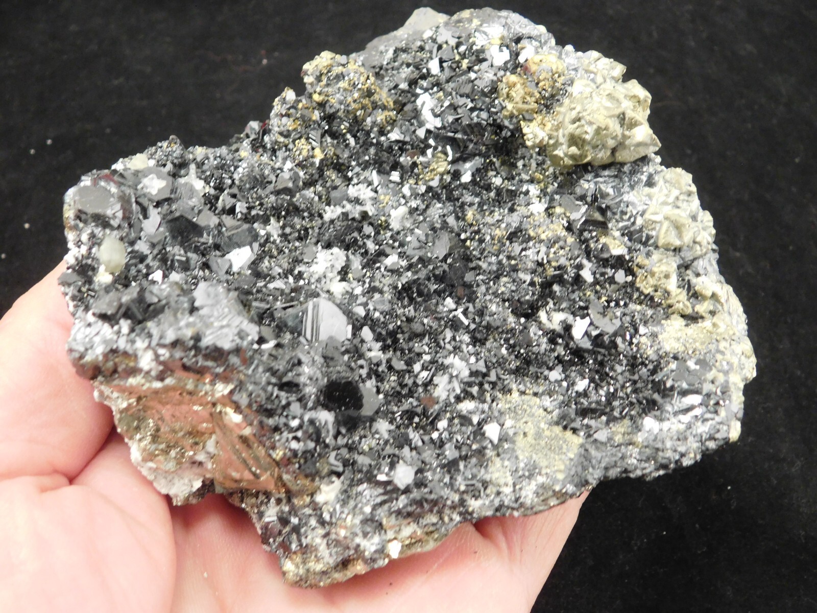 BIG! PYRAMID Shaped Pyrite Crystal Cluster w Sphalerite and Chalcopyrite 878gr