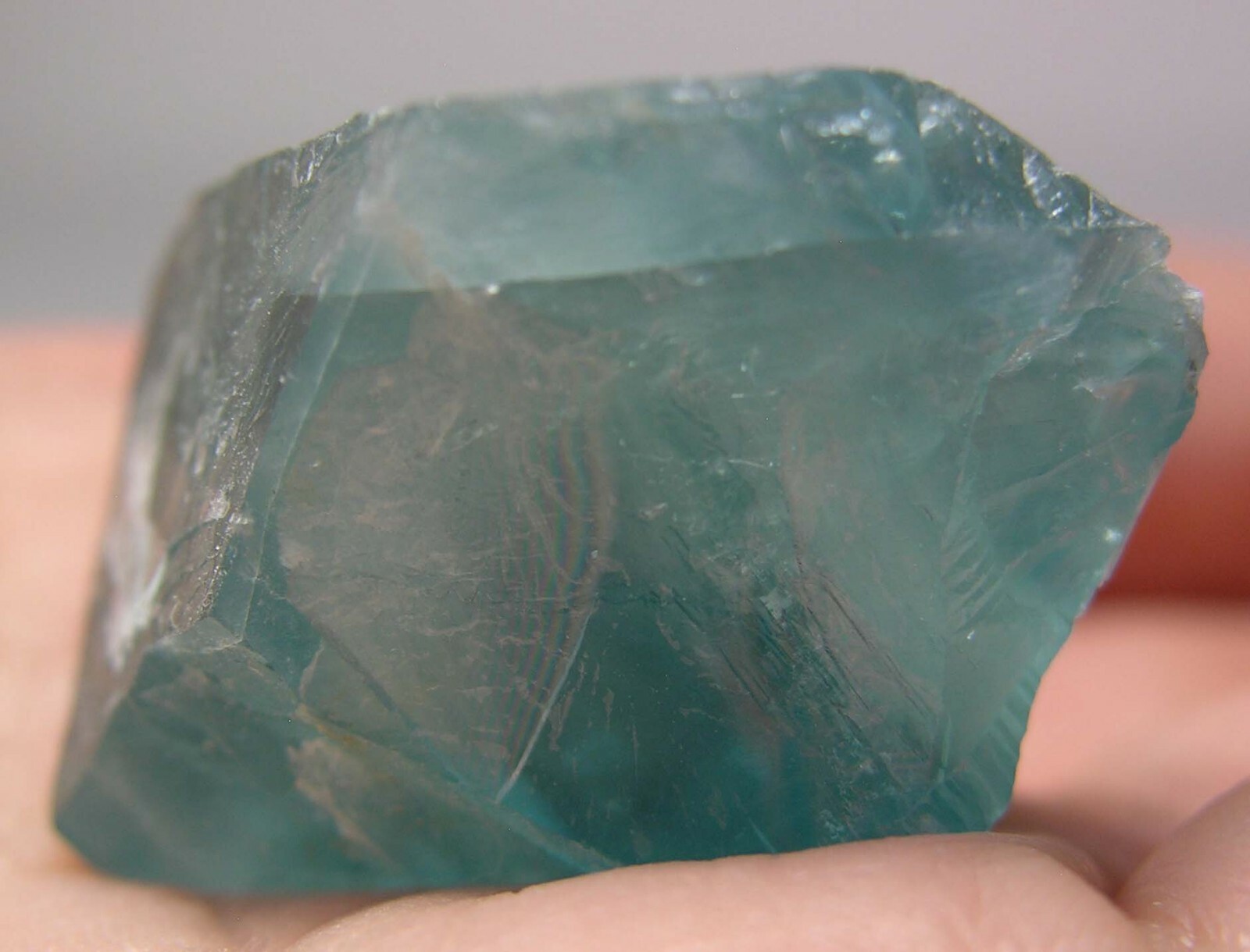#5 China 103.90ct 100% Natural Rough Teal Fluorite Crystal Specimen 20.75g 32mm