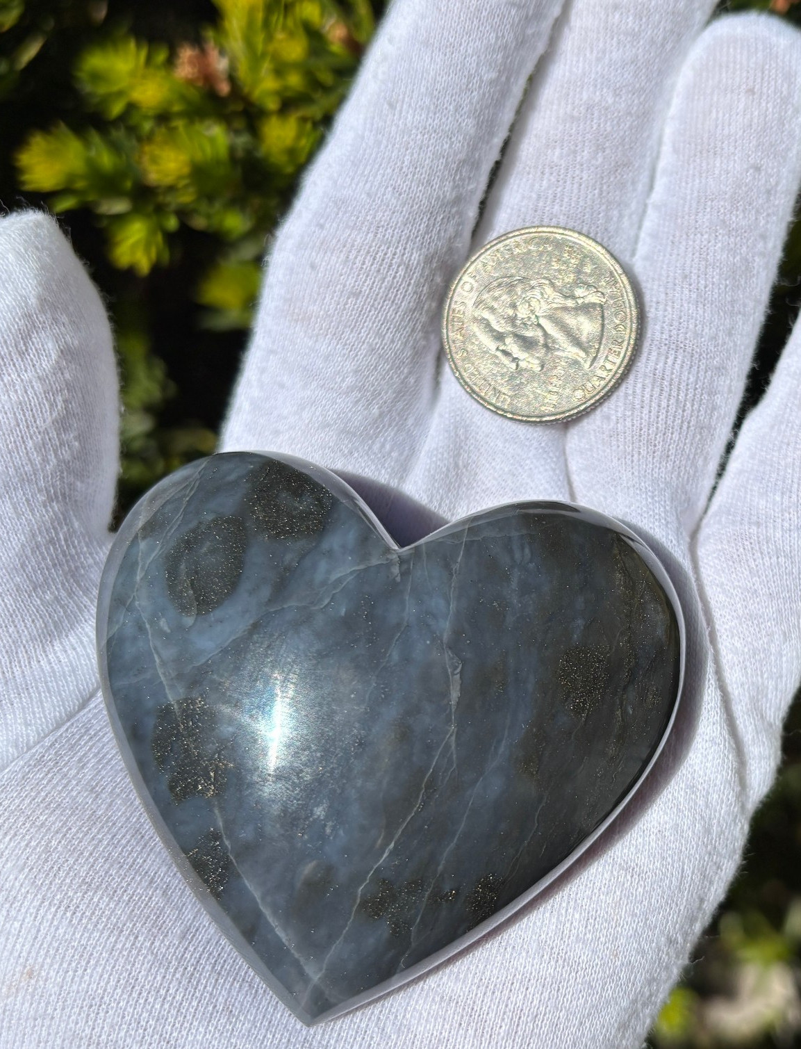 131g 2.37″ PURPLE (Dark Medium Blue) CHALCEDONY HEART PALMSTONE PALM STONE LARGE