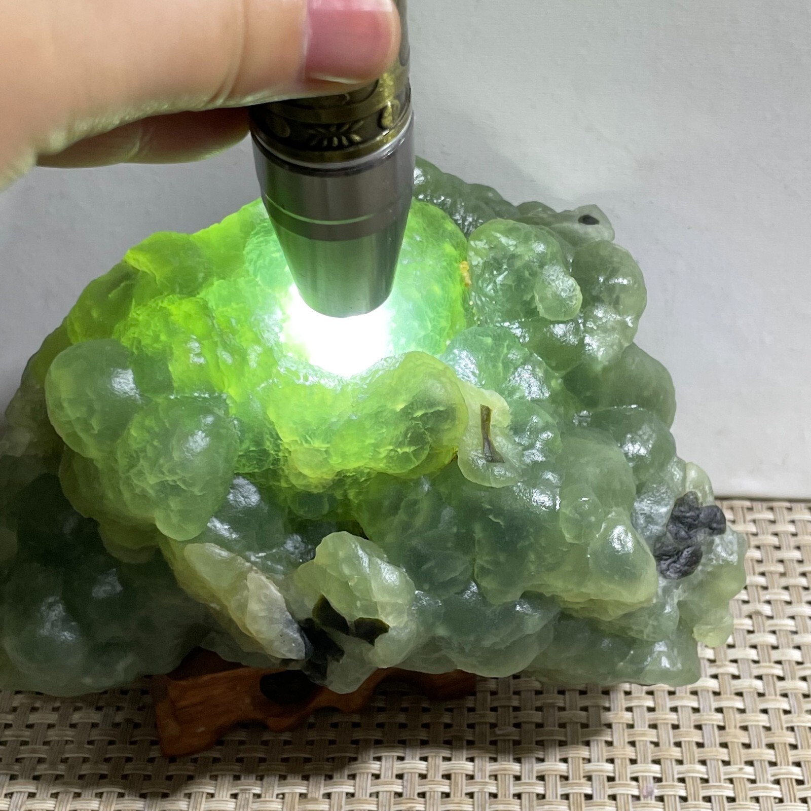 Natural green chalcedony grape agate crystal specimen Indonesia 1157g b105