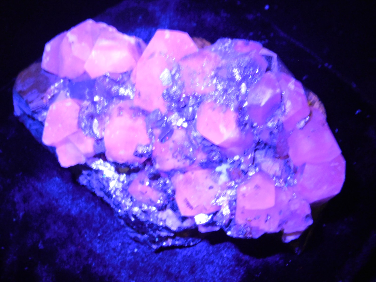 Larger! FLUORESCENT Calcite CRYSTAL Cluster with PYRITE Peru 376gr