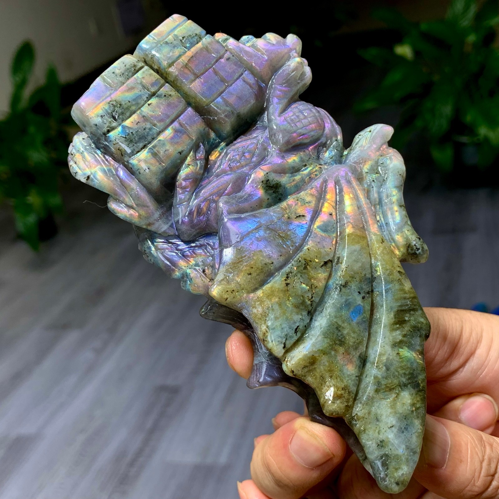 306G Natural Labradorite Quartz Crystal Stone Hand carved Flying dragon